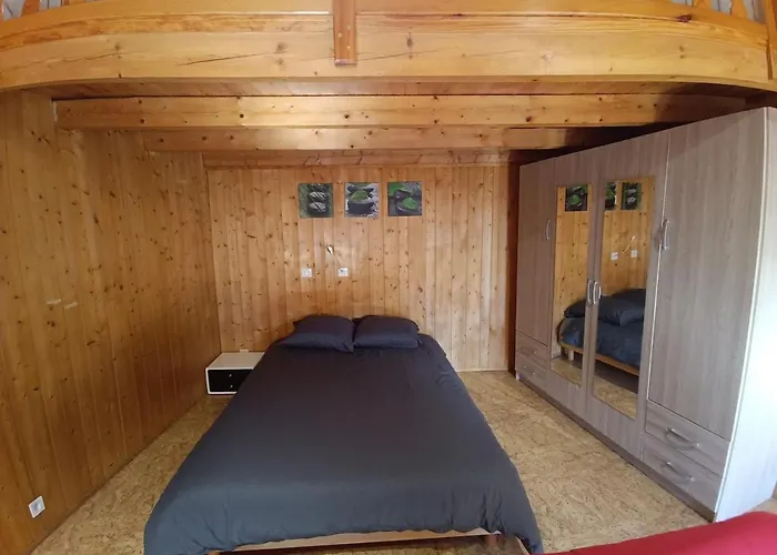 Holiday home Charmante Maison De Village Riotord